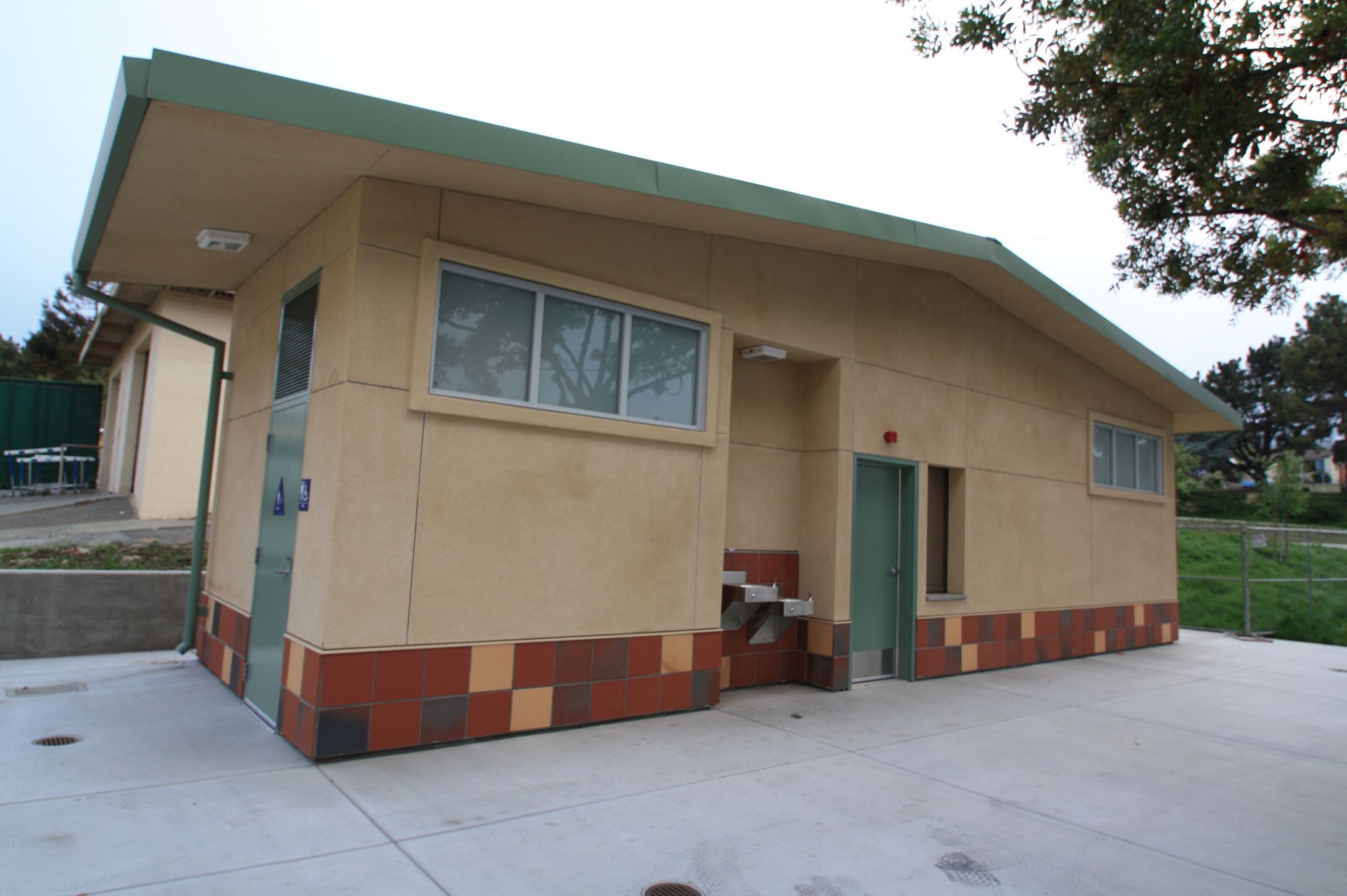 San Mateo Union High School Modular Restrooms