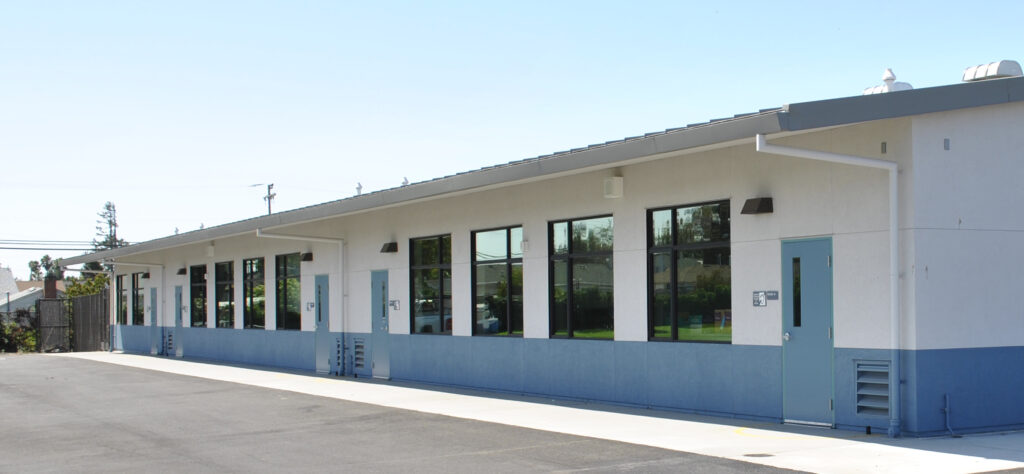 Side view of Garfield Elementary School's modular classrooms, designed with JL Modular's DSA prechecked plans for rapid approval and efficient construction.