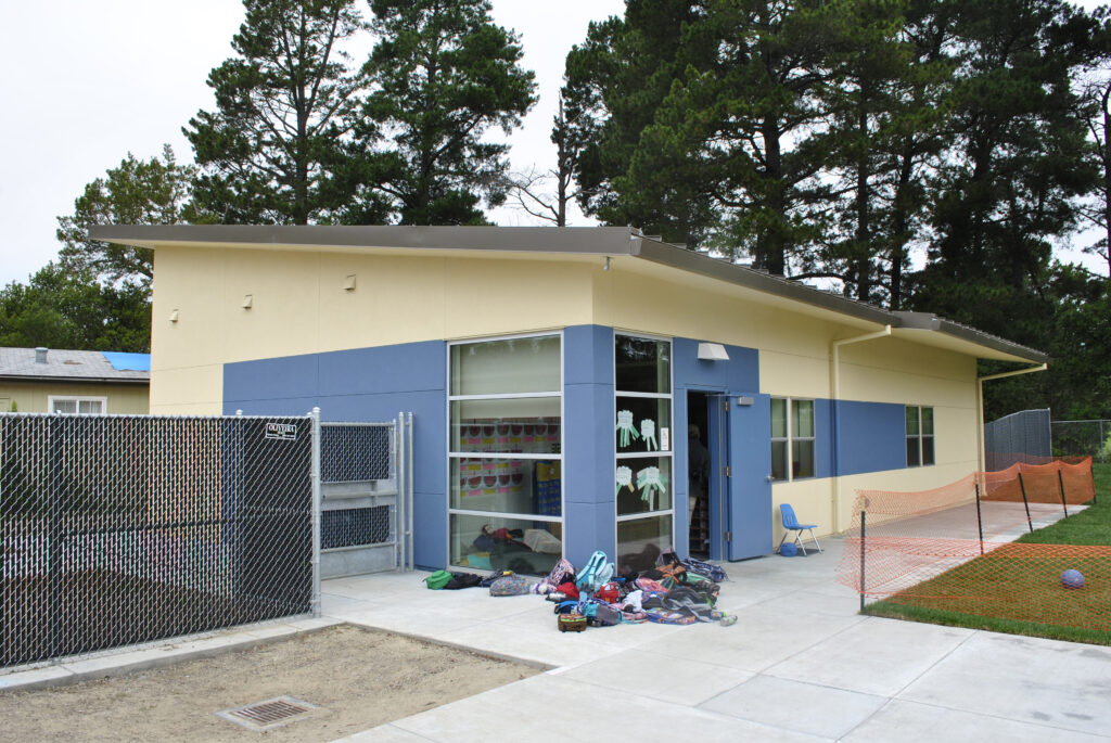 Exterior view of the new modular kindergarten classroom at Santa Cruz Gardens Elementary School, designed to enhance learning spaces.