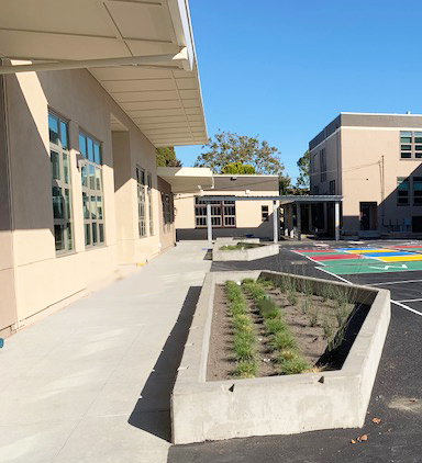 Side view of Washington Elementary modular classrooms, designed and built by JL Modular under a lease-leaseback agreement.